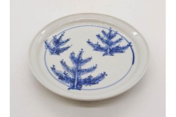 正木春蔵　九谷焼　染付　色絵　松梅文　約14cm　4.7寸　緻密なデザインが魅力の小皿5枚セット(花、樹木、豆皿、和皿、和食器、四寸七分)(R-079518)