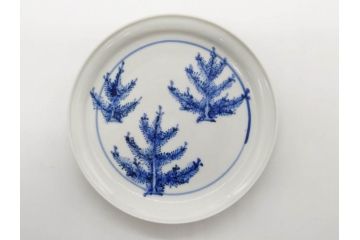 正木春蔵　九谷焼　染付　色絵　松梅文　約14cm　4.7寸　緻密なデザインが魅力の小皿5枚セット(花、樹木、豆皿、和皿、和食器、四寸七分)(R-079518)