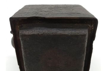 松寿堂　斑紫銅蓋　菊文　歴史を重ねた味わい深い四方鉄瓶(花、湯沸、湯瓶、茶道具、茶器、共箱付き)(R-079519)