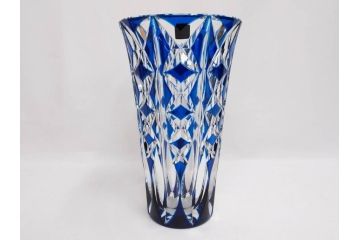 フランス　Saint Louis(サンルイ)　クリスタルガラス　青被せ　高さ 約30cm　キラリと輝くカッティングが見事なフラワーベース(花瓶、花生、花入、花器、カットガラス)(R-079522)