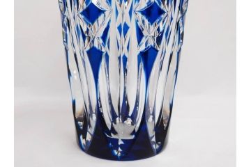 フランス　Saint Louis(サンルイ)　クリスタルガラス　青被せ　高さ 約30cm　キラリと輝くカッティングが見事なフラワーベース(花瓶、花生、花入、花器、カットガラス)(R-079522)