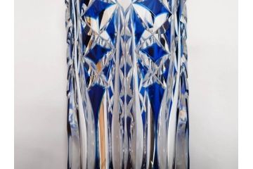 フランス　Saint Louis(サンルイ)　クリスタルガラス　青被せ　高さ 約30cm　キラリと輝くカッティングが見事なフラワーベース(花瓶、花生、花入、花器、カットガラス)(R-079522)