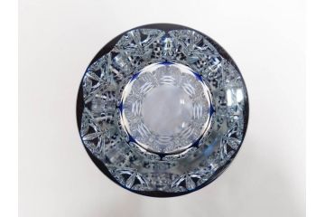 フランス　Saint Louis(サンルイ)　クリスタルガラス　青被せ　高さ 約30cm　キラリと輝くカッティングが見事なフラワーベース(花瓶、花生、花入、花器、カットガラス)(R-079522)