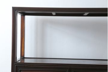 アジアンアンティーク　紫檀(シタン)材　唐物　古玩　彫刻が見事な飾り棚(茶棚、収納棚、戸棚、サイドキャビネット、靴箱、中国)(R-079525)