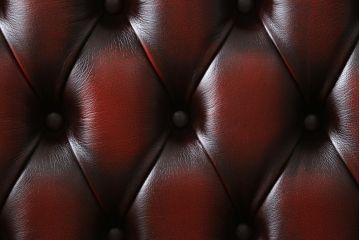 中古　イギリス　本革(レザー)　クラシカルな佇まいが魅力的なウィングバックソファ(ウイングバックソファ、チェスターフィールドソファ、2人掛け、2P、ラブソファ)(R-079532)