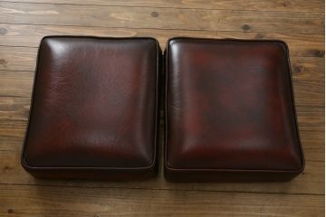 中古　イギリス　本革(レザー)　クラシカルな佇まいが魅力的なウィングバックソファ(ウイングバックソファ、チェスターフィールドソファ、2人掛け、2P、ラブソファ)(R-079532)