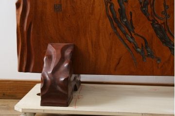 和製ビンテージ　美品　楠の木(クスノキ)　一枚板　風雅な梅の図をあしらった彫刻入りの衝立て(パーテーション、衝い立て、つい立て、間仕切り、ディスプレイ)(R-079533)