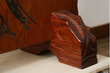 和製ビンテージ　美品　楠の木(クスノキ)　一枚板　風雅な梅の図をあしらった彫刻入りの衝立て(パーテーション、衝い立て、つい立て、間仕切り、ディスプレイ)(R-079533)