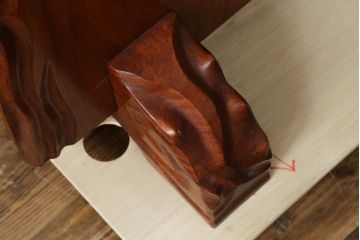 和製ビンテージ　美品　楠の木(クスノキ)　一枚板　風雅な梅の図をあしらった彫刻入りの衝立て(パーテーション、衝い立て、つい立て、間仕切り、ディスプレイ)(R-079533)