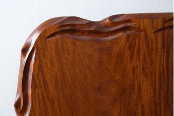 和製ビンテージ　美品　楠の木(クスノキ)　一枚板　風雅な梅の図をあしらった彫刻入りの衝立て(パーテーション、衝い立て、つい立て、間仕切り、ディスプレイ)(R-079533)