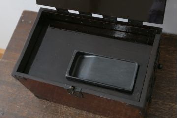 和製アンティーク　明治大正期　上手物!!　総欅(ケヤキ)材　新潟産　銅金具　和の趣たっぷりの硯箱(筆箱、小引き出し、小物収納、卓上収納、印箱、掛硯、掛け硯)(R-079534)