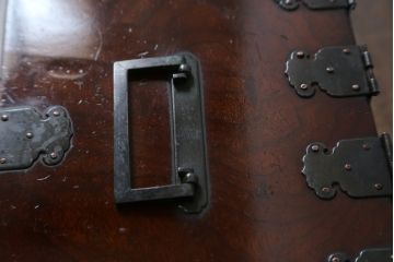 和製アンティーク　明治大正期　上手物!!　総欅(ケヤキ)材　新潟産　銅金具　和の趣たっぷりの硯箱(筆箱、小引き出し、小物収納、卓上収納、印箱、掛硯、掛け硯)(R-079534)