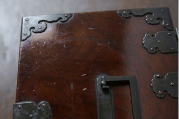 和製アンティーク　明治大正期　上手物!!　総欅(ケヤキ)材　新潟産　銅金具　和の趣たっぷりの硯箱(筆箱、小引き出し、小物収納、卓上収納、印箱、掛硯、掛け硯)(R-079534)