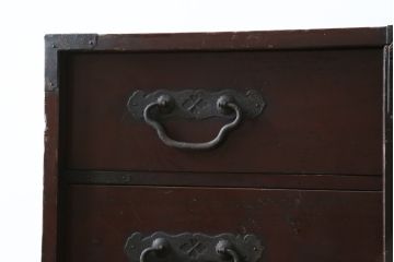 和製アンティーク　明治大正期　縁起物の巾着金具と閂(かんぬき)付きのデザインが魅力の松本衣装箪笥(時代箪笥、和たんす、整理タンス、収納箪笥、引き出し、チェスト)(R-079535)