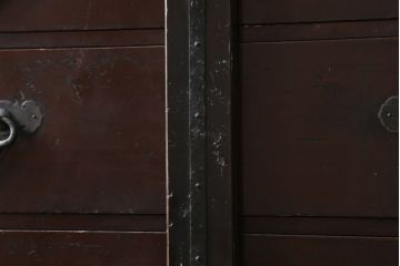 和製アンティーク　明治大正期　縁起物の巾着金具と閂(かんぬき)付きのデザインが魅力の松本衣装箪笥(時代箪笥、和たんす、整理タンス、収納箪笥、引き出し、チェスト)(R-079535)