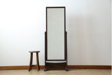 中古　松本民芸家具　シンプルながら品の良い佇まいが魅力のD型姿見(スタンドミラー、鏡)(定価約14万8千円)(R-079536)