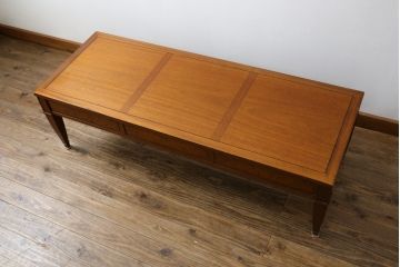 中古　DREXEL HERITAGE(ドレクセルヘリテイジ)　Triune(トライユン)　マホガニー材　クラシカルな佇まいのカクテルテーブル(センターテーブル、リビングテーブル、ローテーブル)(R-079539)