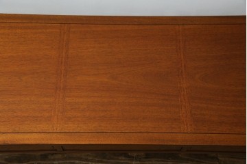 中古　DREXEL HERITAGE(ドレクセルヘリテイジ)　Triune(トライユン)　マホガニー材　クラシカルな佇まいのカクテルテーブル(センターテーブル、リビングテーブル、ローテーブル)(R-079539)