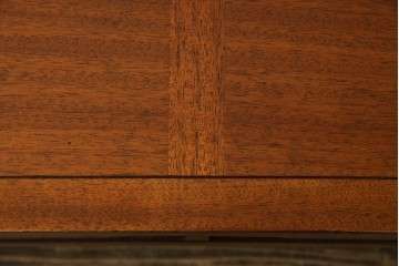 中古　DREXEL HERITAGE(ドレクセルヘリテイジ)　Triune(トライユン)　マホガニー材　クラシカルな佇まいのカクテルテーブル(センターテーブル、リビングテーブル、ローテーブル)(R-079539)