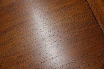 中古　DREXEL HERITAGE(ドレクセルヘリテイジ)　Triune(トライユン)　マホガニー材　クラシカルな佇まいのカクテルテーブル(センターテーブル、リビングテーブル、ローテーブル)(R-079539)