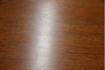 中古　DREXEL HERITAGE(ドレクセルヘリテイジ)　Triune(トライユン)　マホガニー材　クラシカルな佇まいのカクテルテーブル(センターテーブル、リビングテーブル、ローテーブル)(R-079539)