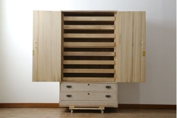 和製ビンテージ　国産　職人手造り品　透かしの金具が素敵な総桐箪笥(総桐たんす、並厚、和タンス、着物箪笥、衣装箪笥、引き出し、ヴィンテージ)(R-079543)