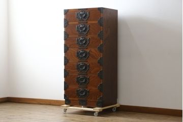 中古　美品　岩谷堂箪笥　引き出し7杯　こだわりの意匠が目を引く収納力抜群の縦型チェスト(整理箪笥、収納箪笥、引き出し、ハイチェスト、和たんす)(R-079544)