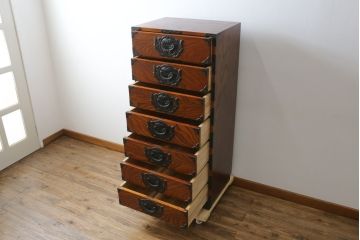 中古　美品　岩谷堂箪笥　引き出し7杯　こだわりの意匠が目を引く収納力抜群の縦型チェスト(整理箪笥、収納箪笥、引き出し、ハイチェスト、和たんす)(R-079544)