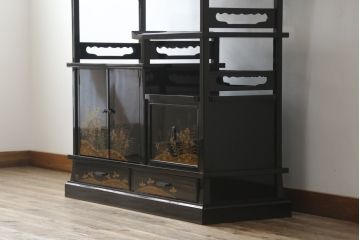 中古　輪島塗り　明斎　内扉にも精細で美しい蒔絵が施された贅沢な漆塗りの飾り棚(茶棚、違い棚、収納棚、戸棚)(定価約300万円)(R-079545)