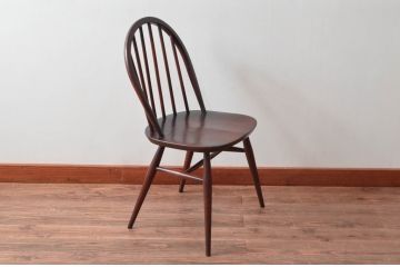 イギリスビンテージ　ERCOL(アーコール)　落ち着いた色味とシンプルなデザインが魅力的なフープバックチェア(ダイニングチェア、ウィンザーチェア、ウインザーチェア、ワークチェア、板座チェア、椅子、イス、ヴィンテージ、英国、北欧)(R-079548)