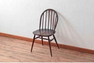 イギリスビンテージ　ERCOL(アーコール)　落ち着いた色味とシンプルなデザインが魅力的なフープバックチェア(ダイニングチェア、ウィンザーチェア、ウインザーチェア、ワークチェア、板座チェア、椅子、イス、ヴィンテージ、英国、北欧)(R-079548)