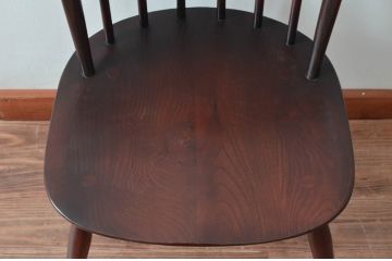 イギリスビンテージ　ERCOL(アーコール)　落ち着いた色味とシンプルなデザインが魅力的なフープバックチェア(ダイニングチェア、ウィンザーチェア、ウインザーチェア、ワークチェア、板座チェア、椅子、イス、ヴィンテージ、英国、北欧)(R-079548)