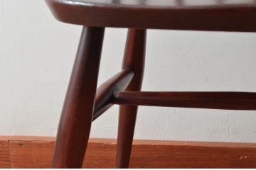 イギリスビンテージ　ERCOL(アーコール)　落ち着いた色味とシンプルなデザインが魅力的なフープバックチェア(ダイニングチェア、ウィンザーチェア、ウインザーチェア、ワークチェア、板座チェア、椅子、イス、ヴィンテージ、英国、北欧)(R-079548)