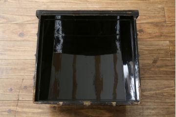 希少!!　江戸期　背負鎧櫃(よろいびつ)　彫金金具　武具　甲冑(R-079551)