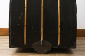 希少!!　江戸期　背負鎧櫃(よろいびつ)　彫金金具　武具　甲冑(R-079551)