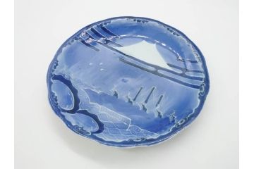 江戸期　古伊万里　染付　富士山・山水図　約30cm　9.7寸　丁寧な絵付けが優美な大皿(干し網、ツバメ、海、波、風景、和皿、和食器、九寸七分)(R-079557)