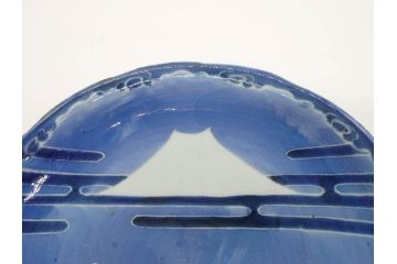 江戸期　古伊万里　染付　富士山・山水図　約30cm　9.7寸　丁寧な絵付けが優美な大皿(干し網、ツバメ、海、波、風景、和皿、和食器、九寸七分)(R-079557)