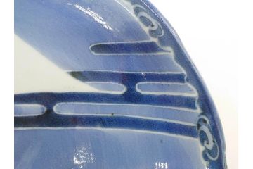 江戸期　古伊万里　染付　富士山・山水図　約30cm　9.7寸　丁寧な絵付けが優美な大皿(干し網、ツバメ、海、波、風景、和皿、和食器、九寸七分)(R-079557)