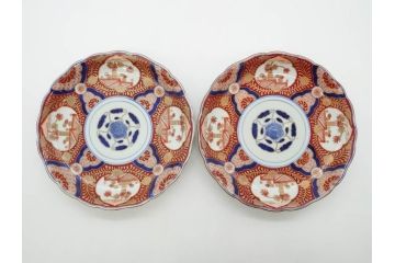 太明成化年製　上手物　古伊万里　赤絵　色絵　染錦　約22cm　7.2寸　金彩が豪華で美しい中皿2枚セット(菊、花、和皿、和食器、七寸二分)(R-079558)
