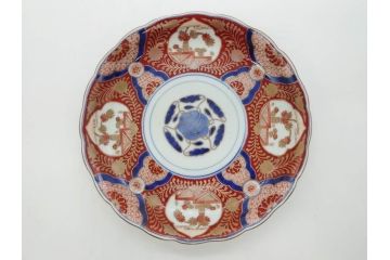 太明成化年製　赤絵　色絵　染錦　約23cm　7.4寸　緻密な意匠に惹かれる中皿3枚セット(金彩、菊、花、和皿、和食器、七寸四分)(R-079559)