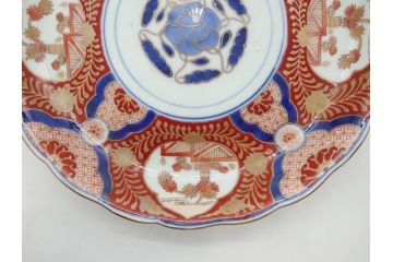 太明成化年製　赤絵　色絵　染錦　約23cm　7.4寸　緻密な意匠に惹かれる中皿3枚セット(金彩、菊、花、和皿、和食器、七寸四分)(R-079559)