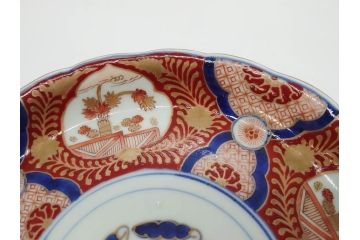 太明成化年製　赤絵　色絵　染錦　約23cm　7.4寸　緻密な意匠に惹かれる中皿3枚セット(金彩、菊、花、和皿、和食器、七寸四分)(R-079559)