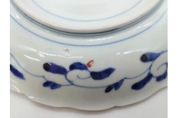 太明成化年製　赤絵　色絵　染錦　約23cm　7.4寸　緻密な意匠に惹かれる中皿3枚セット(金彩、菊、花、和皿、和食器、七寸四分)(R-079559)