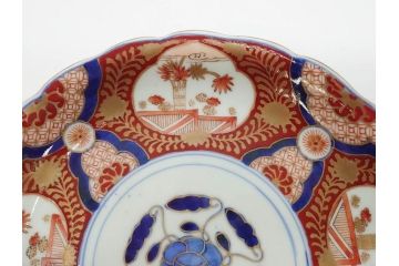太明成化年製　赤絵　色絵　染錦　約23cm　7.4寸　緻密な意匠に惹かれる中皿3枚セット(金彩、菊、花、和皿、和食器、七寸四分)(R-079559)