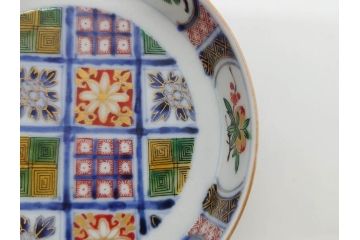 江戸期　大聖寺伊万里　染付　格子文　石畳文　奇玉珍玩　約10cm　3.3寸　華やかで美しい小皿2枚セット(色絵、小紋、梅、菊、花、松、なます皿、豆皿、手塩皿、深皿、和皿、和食器、三寸三分)(R-079560)