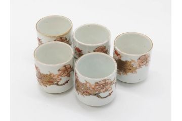 江戸期　古伊万里　染付　牡丹のデザインが上品なお猪口5客セット(金彩、ちょう、蝶、花、蕎麦猪口、酒器、おちょこ、御猪口、湯呑み、湯のみ、和食器)(R-079563)