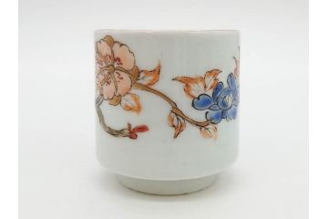 江戸期　古伊万里　染付　牡丹のデザインが上品なお猪口5客セット(金彩、ちょう、蝶、花、蕎麦猪口、酒器、おちょこ、御猪口、湯呑み、湯のみ、和食器)(R-079563)