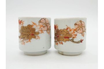 江戸期　古伊万里　染付　牡丹のデザインが上品なお猪口5客セット(金彩、ちょう、蝶、花、蕎麦猪口、酒器、おちょこ、御猪口、湯呑み、湯のみ、和食器)(R-079563)