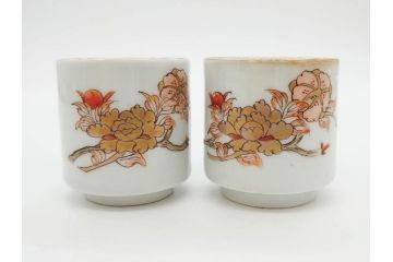 江戸期　古伊万里　染付　牡丹のデザインが上品なお猪口5客セット(金彩、ちょう、蝶、花、蕎麦猪口、酒器、おちょこ、御猪口、湯呑み、湯のみ、和食器)(R-079563)