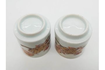 江戸期　古伊万里　染付　牡丹のデザインが上品なお猪口5客セット(金彩、ちょう、蝶、花、蕎麦猪口、酒器、おちょこ、御猪口、湯呑み、湯のみ、和食器)(R-079563)